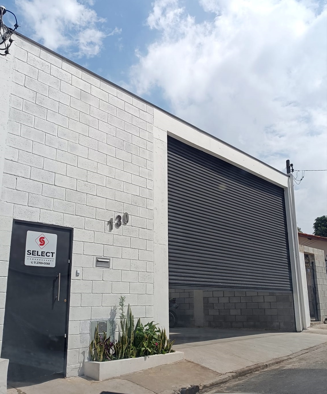 Casa de compressores instalada pela Select